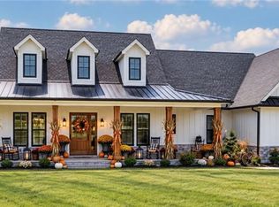 2 SE Woodview Dr, Saint Joseph, MO 64507