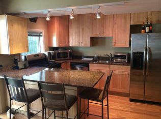 2307 W Melrose St, Chicago, IL 60618