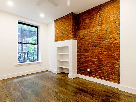 4th image of 292 Elizabeth St APT 1F