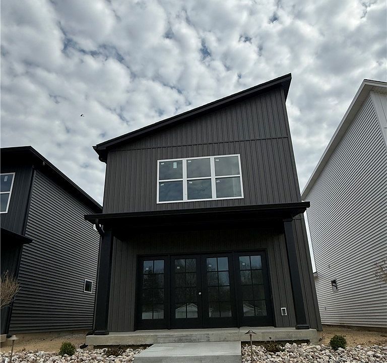 1st image of 116 E Steel Avenue