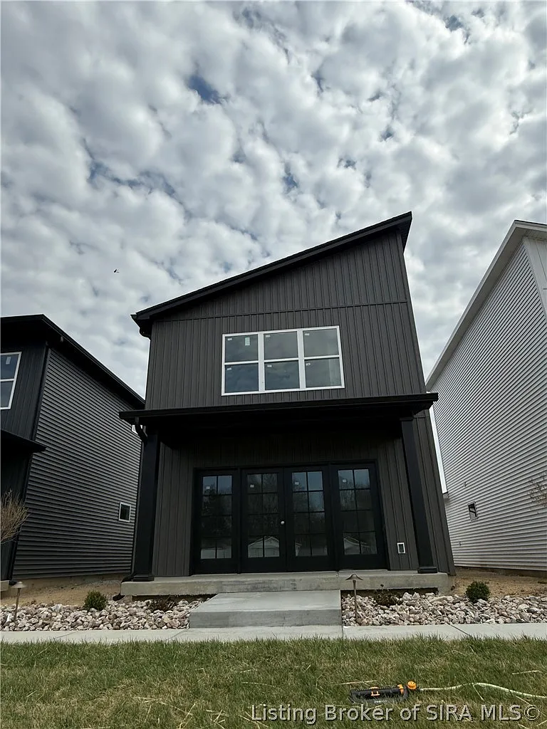 116 E Steel Avenue photo 1