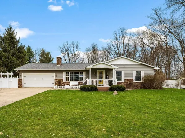 104 E Superior St, Osceola, IN 46561