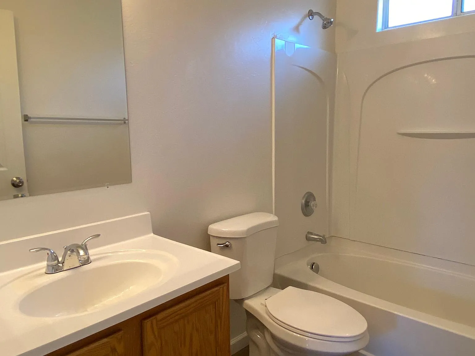 6 bed, 2200 sqft, $5,000 — Photo 3