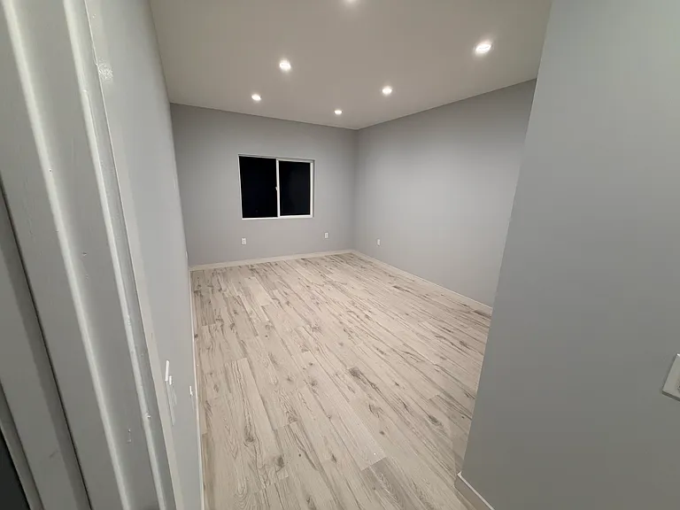 10916 Cantlay St — Photo 4