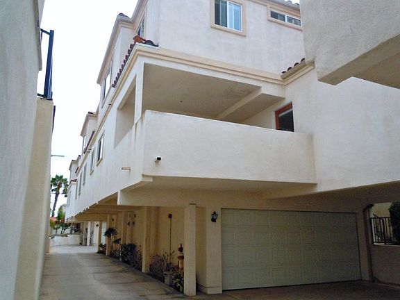 2nd image of 1020 Torrance Blvd APT B