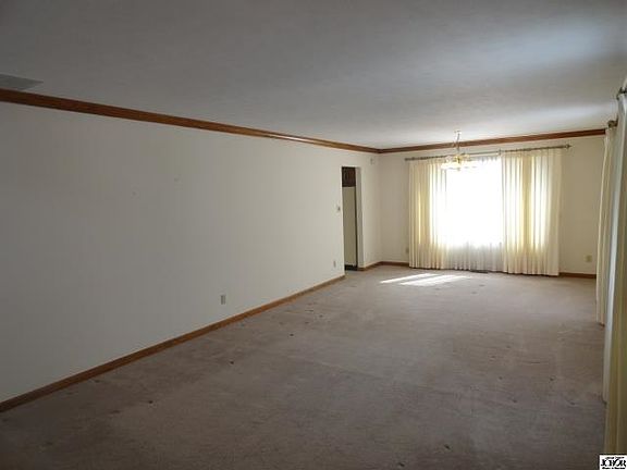 4th image of 822 Freedom Dr