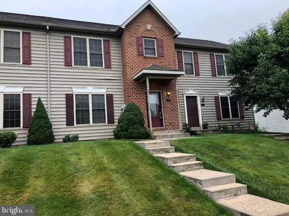 1981 Ashley Dr, Chambersburg, PA 17201