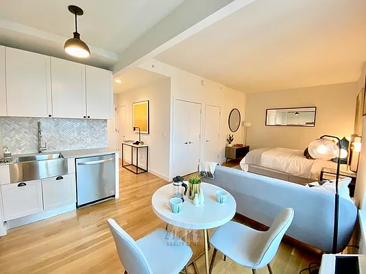 Rented by Zjama Realty Corp | media 4