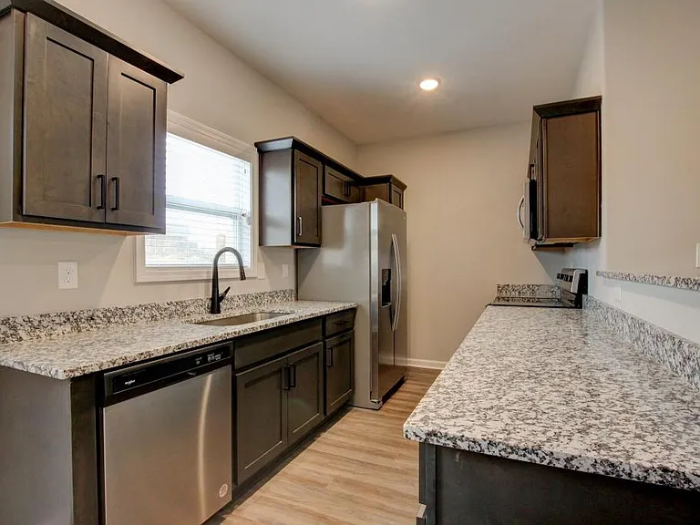 1115 Hillwood Dr — Photo 7