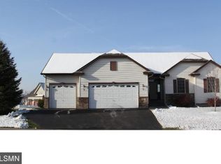 29661 Shoreview Cir, Lindstrom, MN 55045