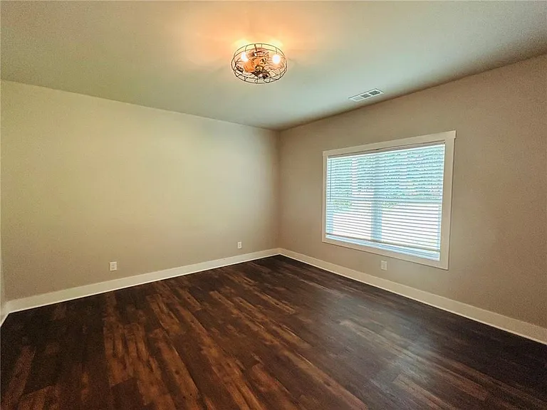 5785 Adrian Ln — Photo 5