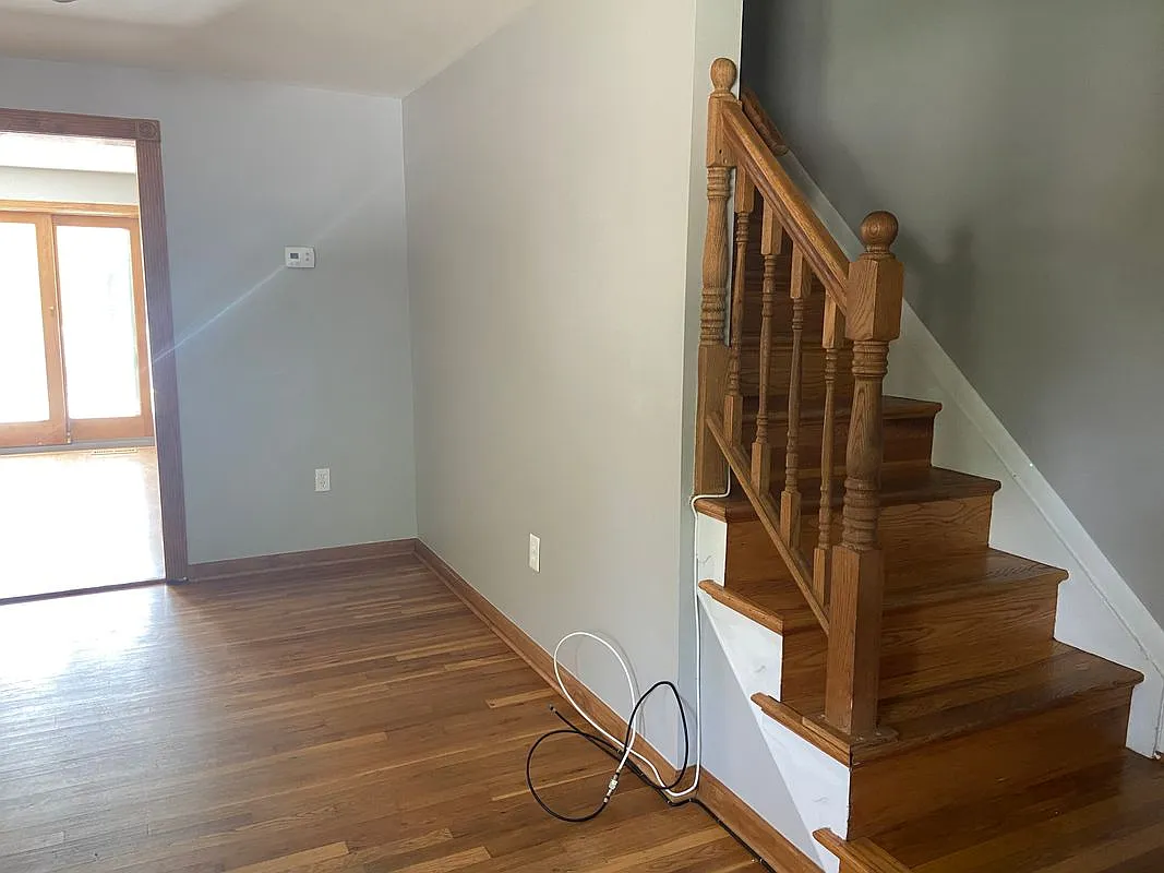 3 bed, 2.0 bath, 1020 sqft, $1,950 — Photo 2