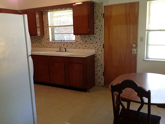 2nd image of 203 N 7th St #A