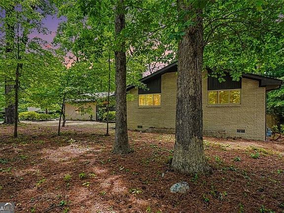 3rd image of 2700 Hawaii Ct