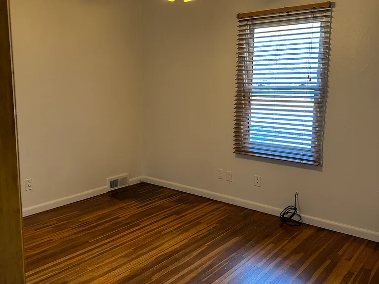 3805 Sunset Dr — Photo 11