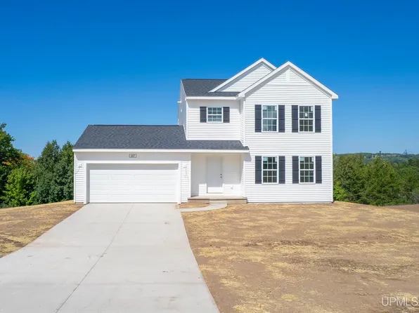 1017 Red Oak Ln, Houghton, MI 49931