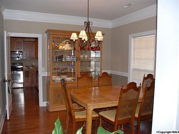 3rd image of 110 Creekwood Dr