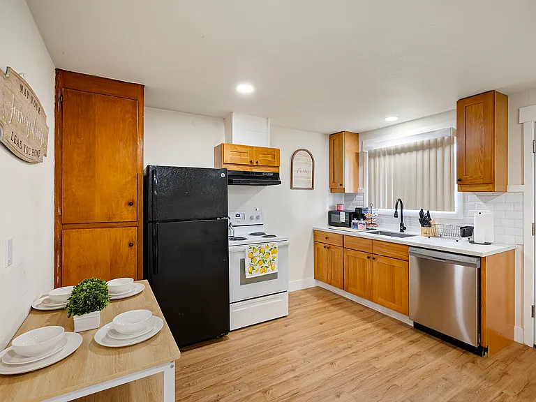 8502 Berkeley Ave SW #1 — Photo 6