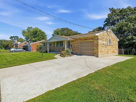 3rd image of 106 Etta Ave
