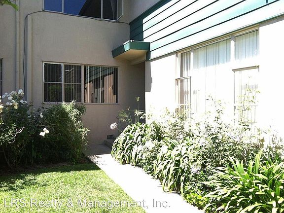 4th image of 3200 S Barrington Ave