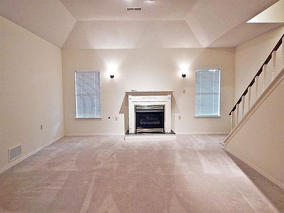 5th image of 65 Marie Dr