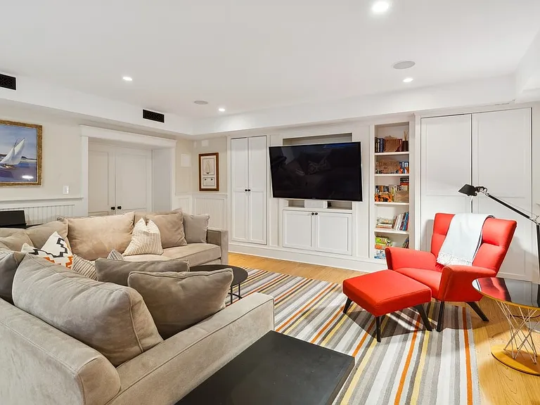 86 Hampton St — Photo 34