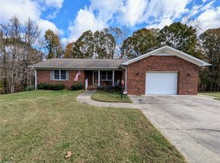 404 Etta Ln, Thomasville, NC 27360