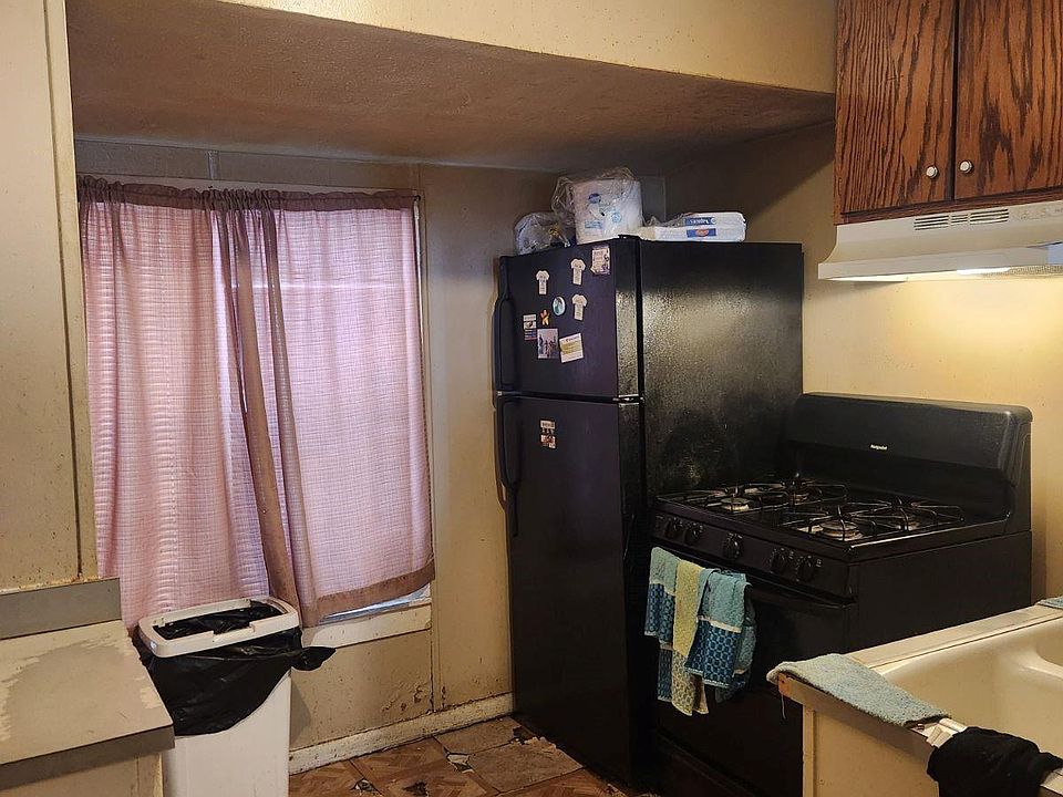 2nd image of 4818 Wirt St