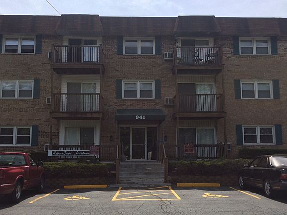3rd image of 941 N River Dr APT 312
