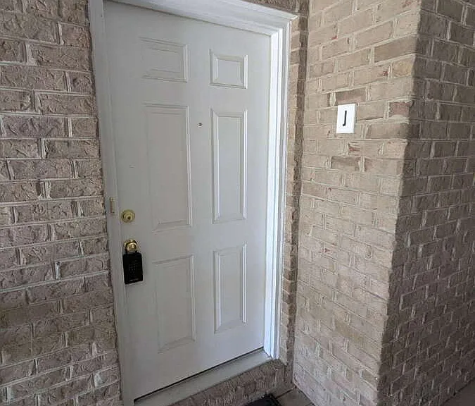 1750 Pear St #J — Photo 2