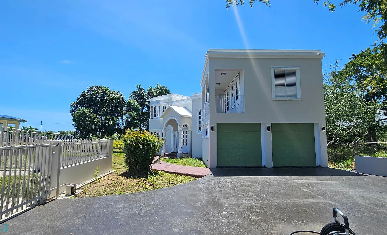 4 bed, 3.0 bath, 2100 sqft, $3,000 — Photo 3