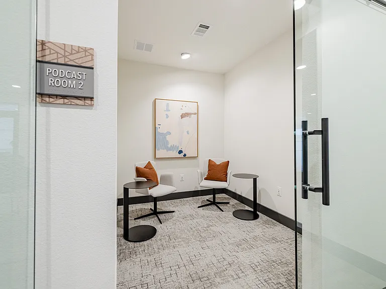 Del Via Apartments — Photo 20