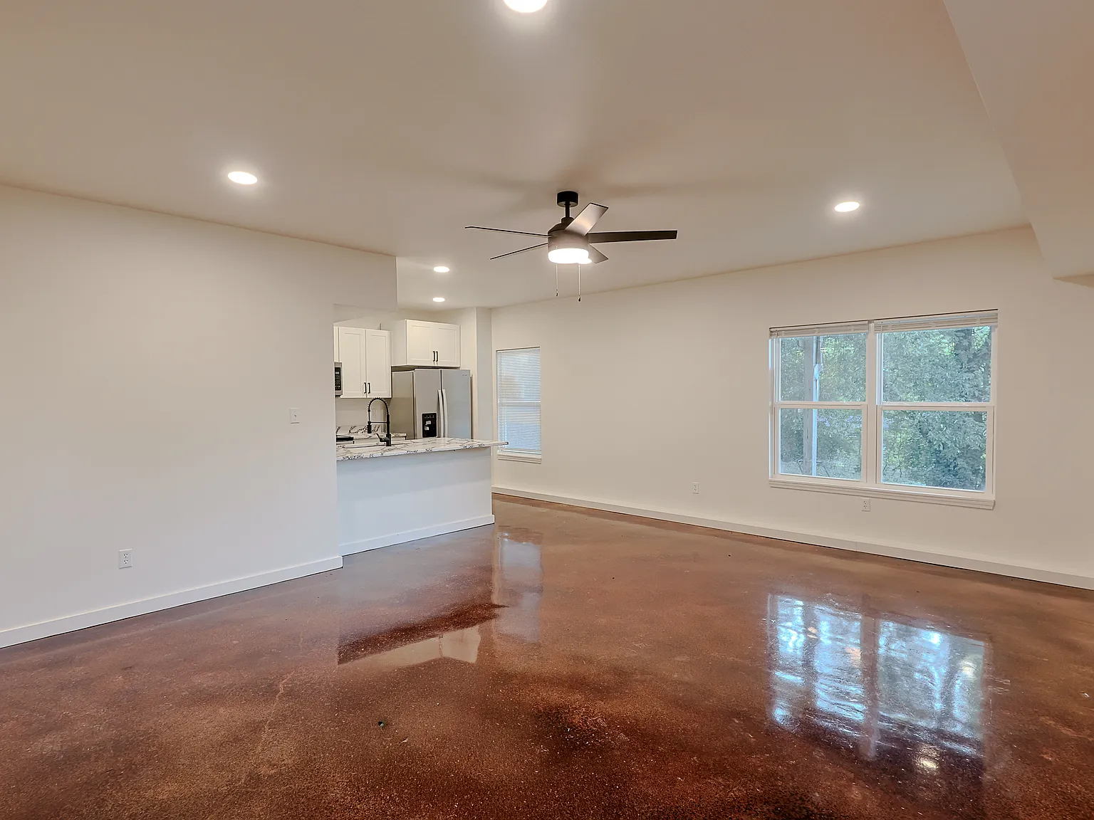 3 bed, 1000 sqft, $1,850 — Photo 3