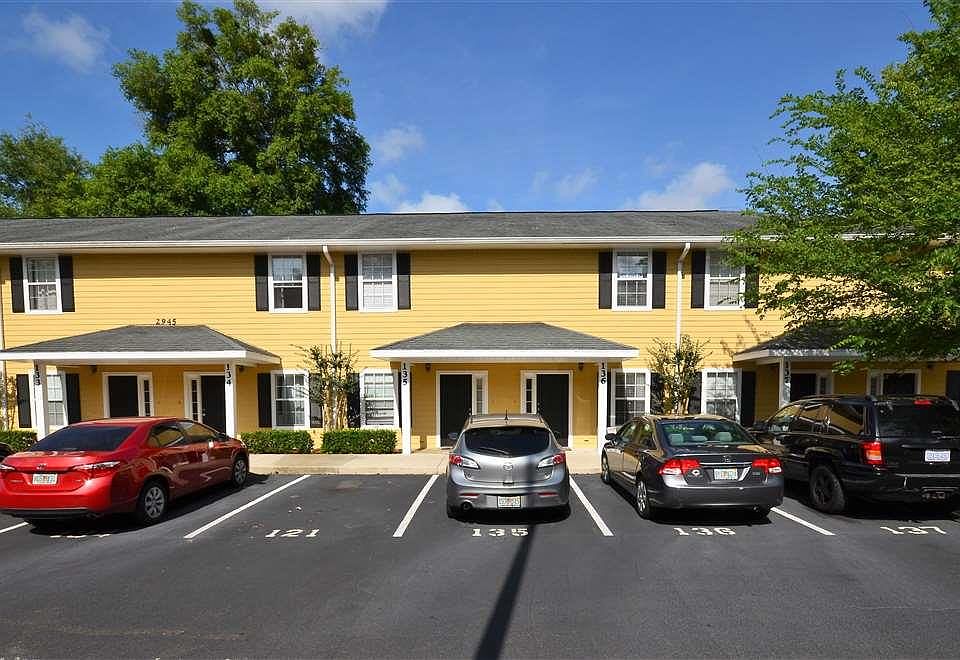 1st image of 2945 SW 35th Pl #13