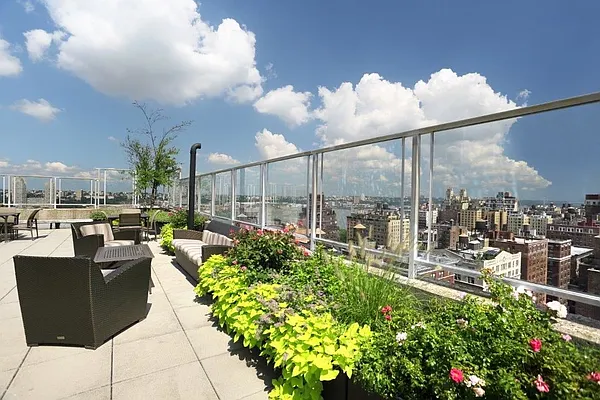 Rented by Manhattan Skyline | media 11