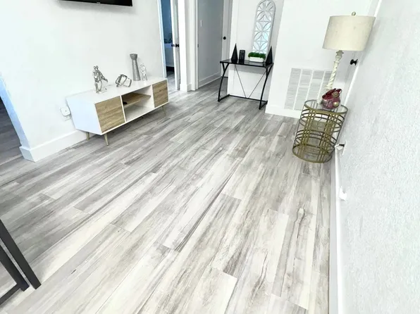 1211 E 18th Ave APT B, Tampa, FL 33605