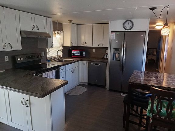 4th image of 300 La Casa Dr