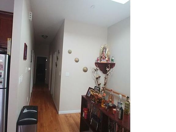 3rd image of 1519 Bryant Ave APT 2