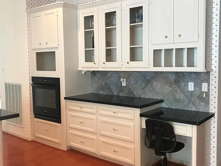 2429 Chantilly Ln — Photo 18