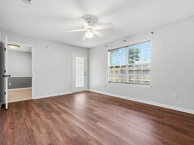 955 Pacific Silver Ct — Photo 16