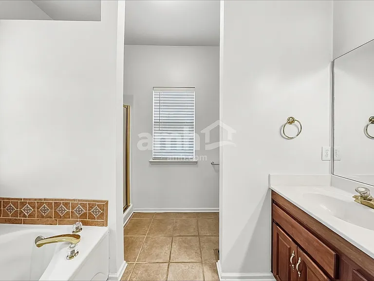 4804 Peninsula Pointe Dr — Photo 9