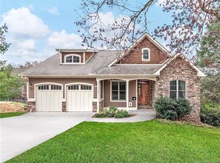 42 Highland St, Weaverville, NC 28787