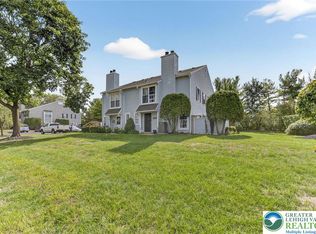 22 Meadow Ln, New Hope, PA 18938