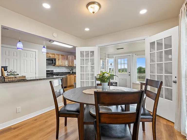 Nook with view to Kitchen