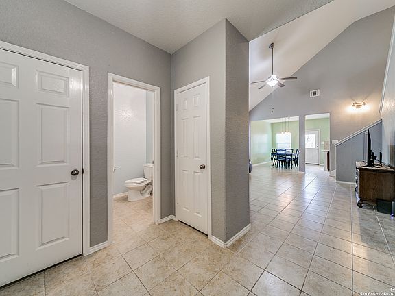 5th image of 512 SADDLEHORN WAY