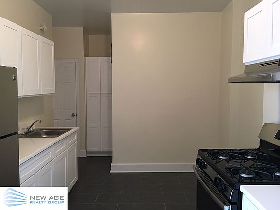 5th image of 2541 44th St APT 6