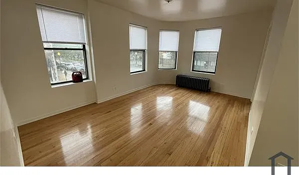 2 bed, 1000 sqft, $1,900 — Photo 2
