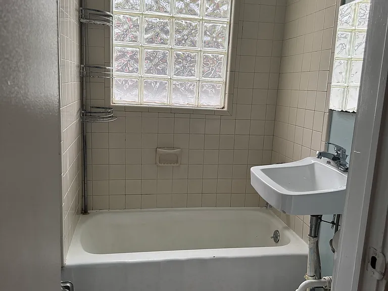 26 Annandale Ave #7 — Photo 7