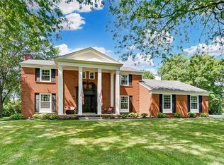 930 Moorlands Dr, Springfield, OH 45506