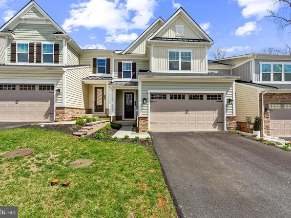 141 Ponds Edge Dr, Media, PA 19063